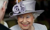 La reine Elizabeth II fête ses 91 ans, toujours bon pied bon oeil