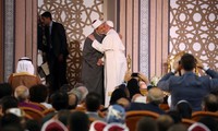 Le pape au Caire pour renouer le dialogue avec l'islam