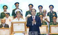 Deux ouvrages collectifs  décorés du prix Ho Chi Minh