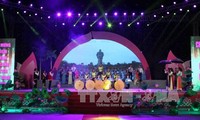 Activités célébrant le 127ème anniversaire du président Ho Chi Minh