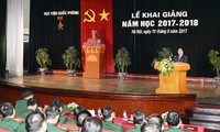 Nguyen Xuan Phuc à la rentrée scolaire de l’Académie de la Défense