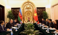 Entretien entre Pham Binh Minh et Elmar Mammadyarov