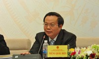 Phung Quoc Hien rencontre des électeurs à Lai Chau