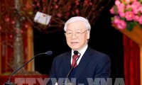 Nguyen Phu Trong présente ses vœux du Têt au bureau du Comité central du Parti