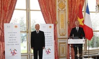 Célébration du 45e anniversaire des relations Vietnam-France à Paris