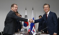 Entretien entre Moon Jae-in et Dmitri Medvedev