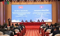 Le Vietnam et le Laos tiennent leur 6e symposium théorique