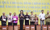 La vice-présidente Dang Thi Ngoc Thinh à Soc Trang