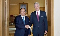 Nguyên Xuân Phuc rencontre le roi des Belges