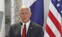 Mike Pence appelle les diplomates américains à promouvoir l’immigration légale