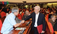 Rencontre entre Nguyên Phu Trong et d’anciens cadres dirigeants  