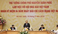 Nguyên Xuân Phuc travaille avec l’Association des journalistes vietnamiens