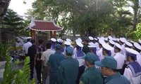 Hommage aux soldats morts à Gac Ma