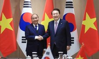 Entretien de haut niveau Nguyên Xuân Phuc - Yoon Seok-yeol