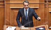 Grèce: le gouvernement conservateur surmonte une motion de censure