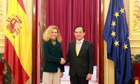 Trân Luu Quang rencontre Meritxell Batet