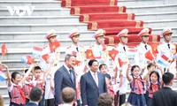 Pham Minh Chinh préside la cérémonie d’accueil officielle en l’honneur de Xavier Bettel