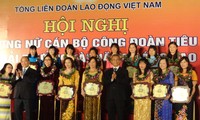 Vinh danh nữ cán bộ công đoàn tiêu biểu và tài năng sáng tạo nữ