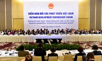 Khai mạc Diễn đàn Đối tác phát triển Việt Nam 2015