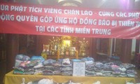 Phật tử chùa Phật tích tại Lào ủng hộ người đân bị thiên tai ở miền Trung 