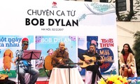 Sống động chuyện ca từ của huyền thoại Bob Dylan