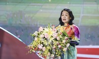 Tháng nhân đạo quốc gia 2024: “Nhiễu điều phủ lấy giá gương“