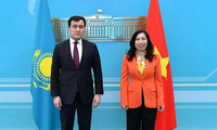 Việt Nam-Kazakhstan nhất trí thúc đẩy tăng kim ngạch song phương