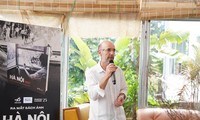“Ra mắt sách ảnh Hà Nội 1987” của Jean-Charles Sarrazin trong khuôn khổ PHOTO HANOI' 25