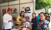 รัฐบาลไทยสนับสนุนการพัฒนา การประชาสัมพันธ์และการส่งออกผลิตภัณฑ์โอทอป