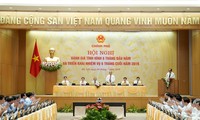 นายกรัฐมนตรีเหงวียนซวนฟุกเป็นประธานการประชุมรัฐบาลประจำเดือนมิถุนายน