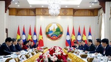 Vietnamese Party leader meets with Lao Prime Minister, National Assembly President in Vientiane