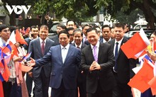 នាយករដ្ឋមន្ត្រី លោក Pham Minh Chinh និងនាយករដ្ឋមន្ត្រីកម្ពុជាអញ្ជើញជួបប្រាស្រ័យជាមួយនិស្សិតនៃសាកលវិទ្យាល័យពាណិជ្ជកម្មបរទេស