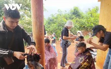 Fête de la mi-automne à Dak Lak: Une célébration joyeuse pour les enfants défavorisés