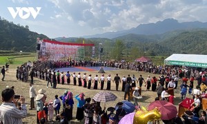 Xoe-Gong Festival connects cultures in Lai Chau