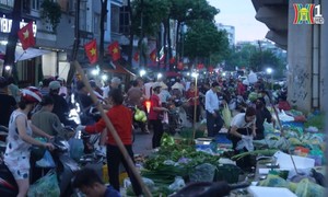 ハノイ都心で早朝市場を利用し節約