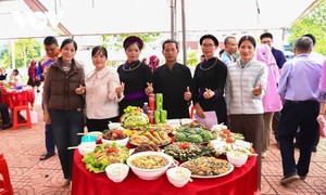 Merayakan Nasi Baru - Festival Panen Kuning yang Meriah di Wilayah Perbatasan Provinsi Quang Ninh