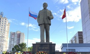 Người Việt Nam ở nước ngoài thành kính tôn vinh Chủ tịch Hồ Chí Minh