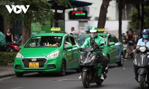 ນະ​ຄອນ ໂຮ່​ຈິ​ມິນ ຫັນການໃຊ້​ລົດ​ບໍ​ລິ​ການເປັນລົດ​ໄຟ​ຟ້າ-ວິ​ວັດ​ການ​ສ້າງ​ຕົວ​ເມືອງ​ສີ​ຂຽວ