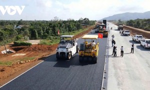 និទាឃរដូវនៅលើការដ្ឋានសំណង់