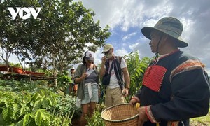 ການ​ທ່ອງ​ທ່ຽວ​ໝູ່​ບ້ານ ເອ​ເດ ບົນ​ເສັ້ນ​ທາງ​ແຫ່ງ​ການ​ເຊື່ອມ​ໂຍງ​ເຂົ້າ​ກັບ​ສາ​ກົນ