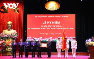  Upacara Peringatan HUT ke 75 Hari Tradisi Akademi Politik Nasional Ho Chi Minh