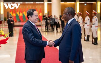 Ketua MN Vietnam, Tran Thanh Man Beraudiensi kepada Presiden Guinea Bissau