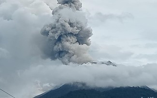 Gunung Berapi Indonesia Meletus Sehingga Tewaskan Sedikitnya 9 Orang