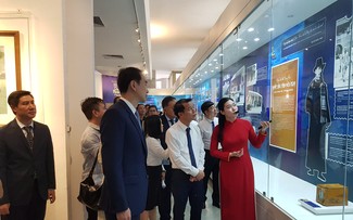 Pembukaan Pameran “Jejak Kaki Ho Chi Minh di Tiongkok”