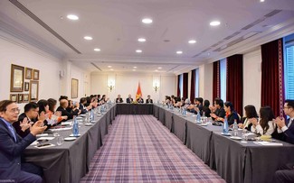 Máximo dirigente de Vietnam recibe a intelectuales vietnamitas de la comunidad francófona