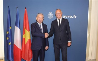 Máximo líder de Vietnam se reúne con el alcalde de la ciudad de Le Havre en Francia