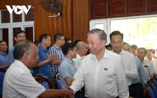 Máximo líder de Vietnam se reúne con votantes en Hung Yen