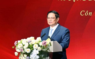 Primer Ministro se reúne con compatriotas en China