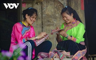 El traje tradicional de los Xa Phang en Dien Bien