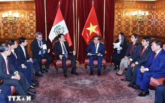 Presidente vietnamita se reúne con titular de Congreso de Perú